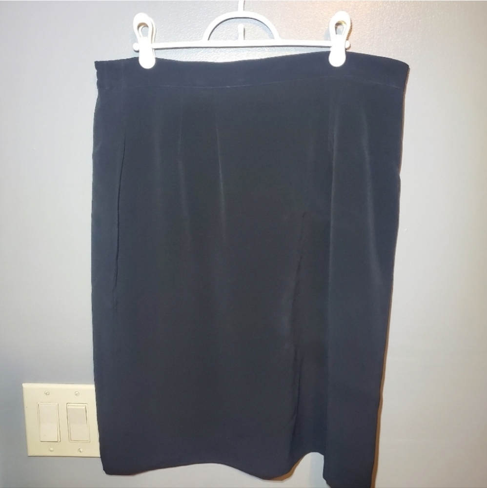 Daymor Couture womans pencil skirt size 14 petite.